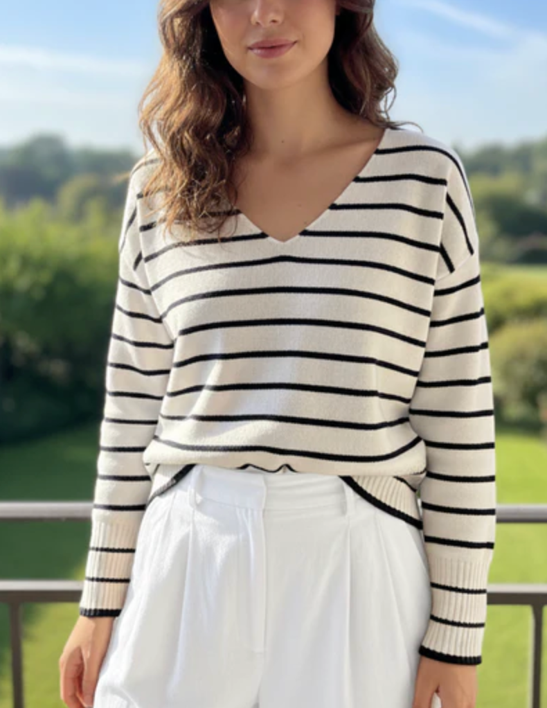 Pompanos Sweater