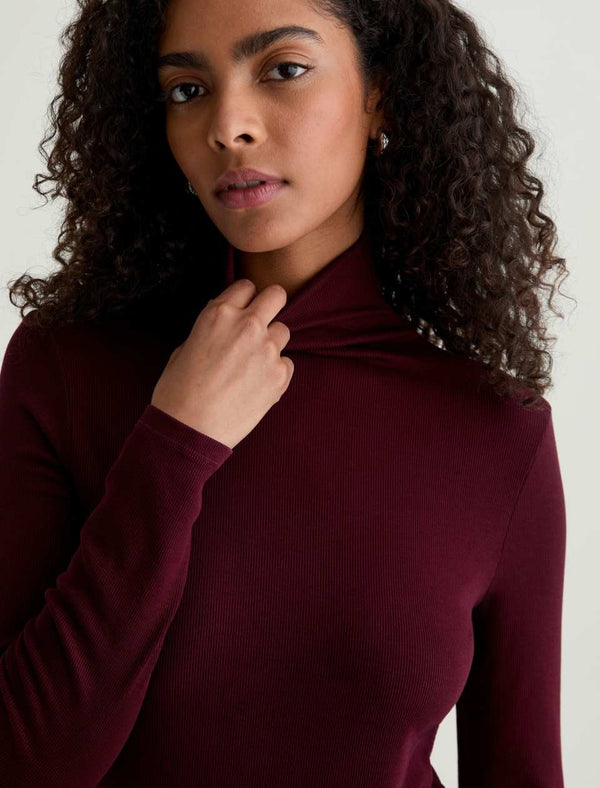 AG Jeans Chels Turtleneck - Winery