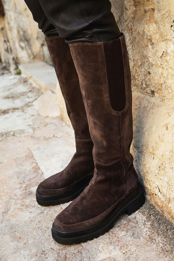 Whitby Boots - Chocolate Suede